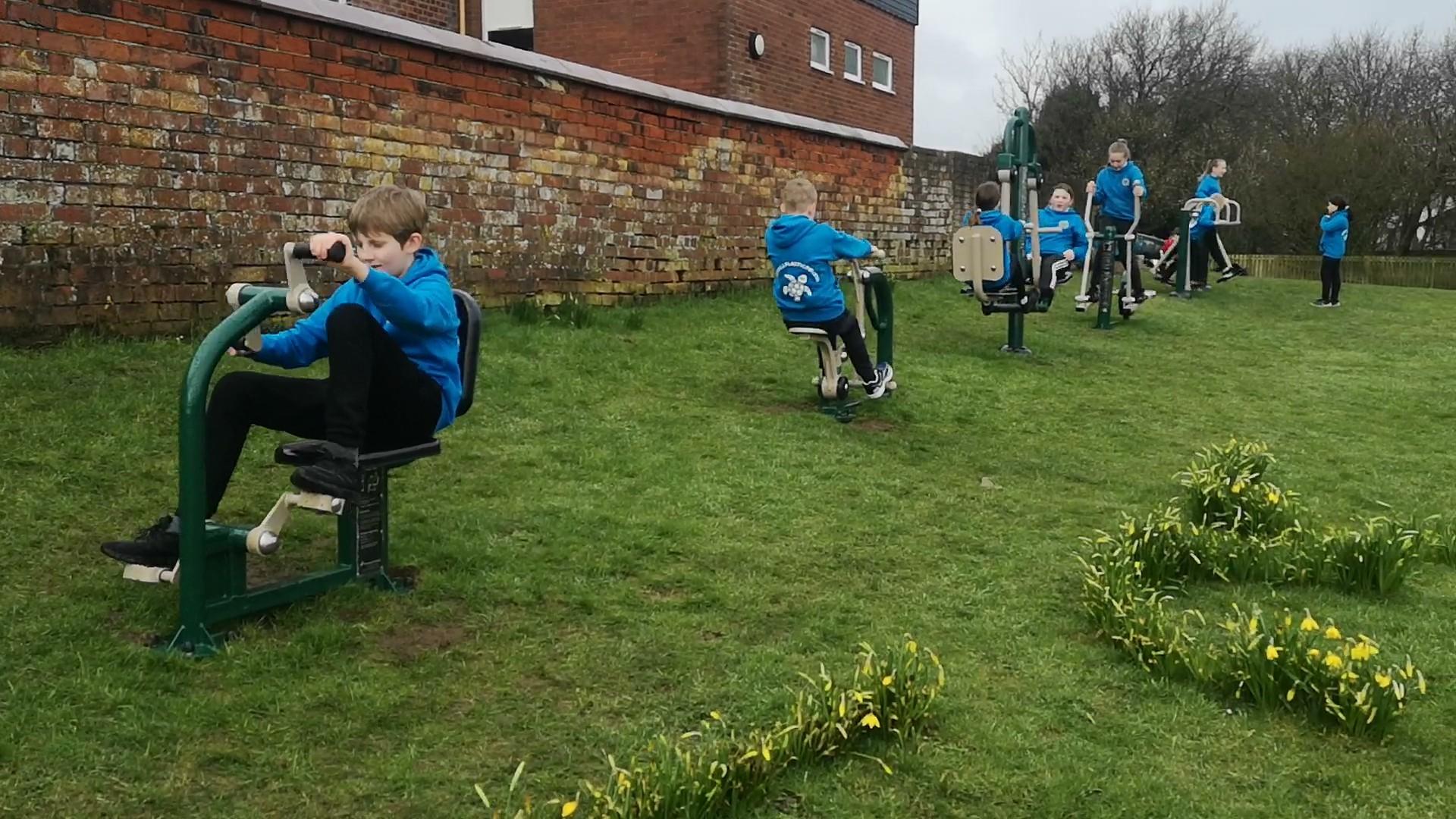 Outdoor gym equipment