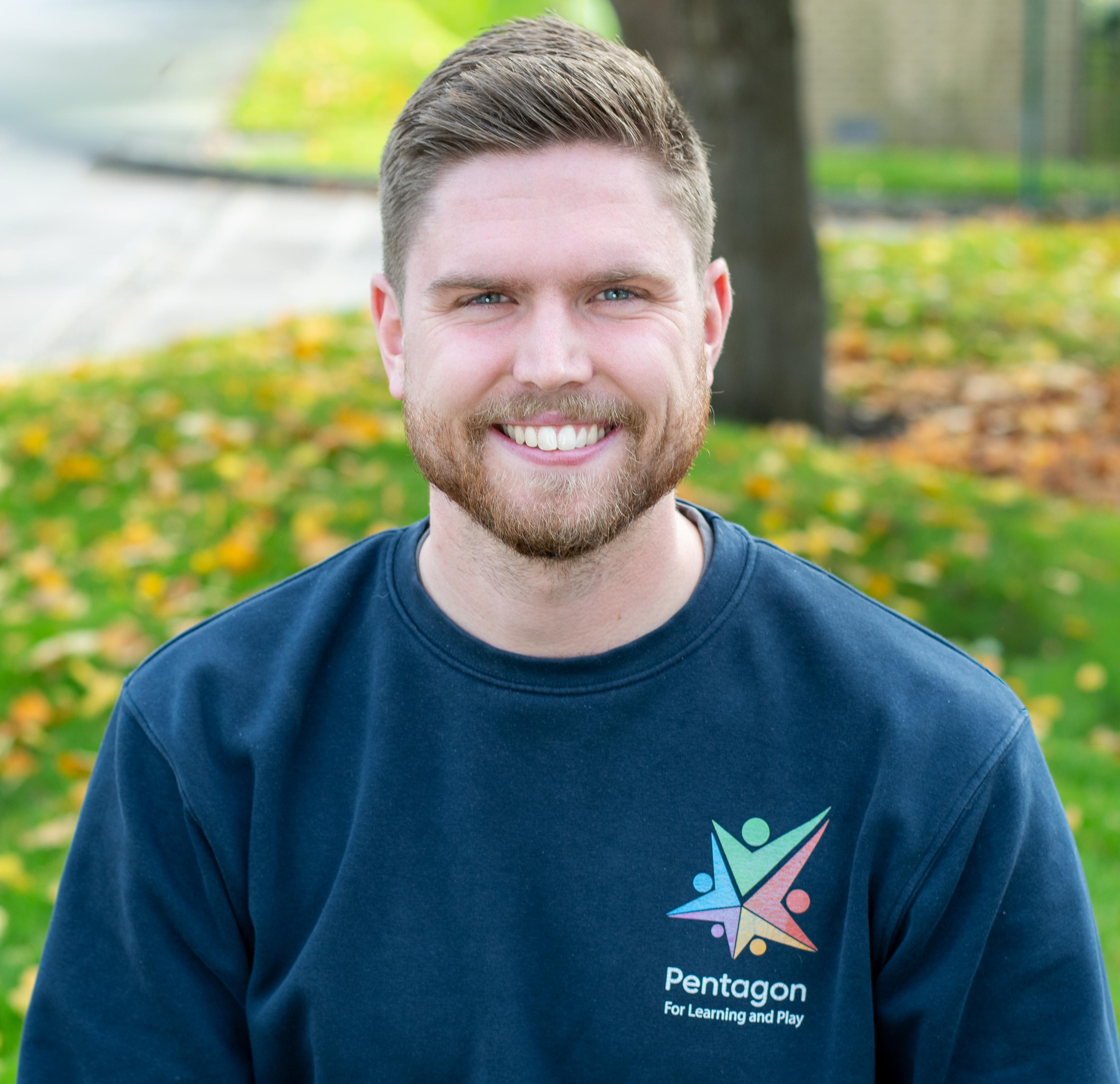 Image of Tom Hollingworth